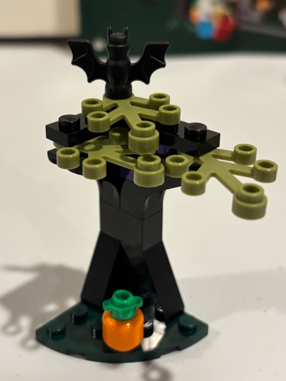 LEGO #40122 Trick or Treat Halloween Set - Picture 6 of 9